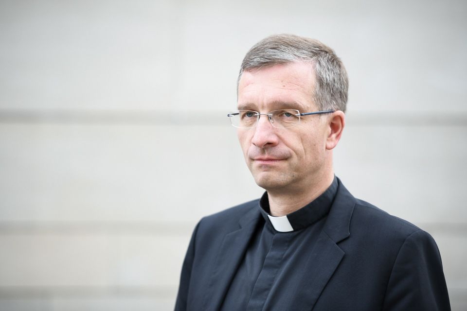 Fuldas Bischof Dr. Michael Gerber verurteilt den Terrorangriff der Hamas auf Israel scharf und setzt sich für einen Friedensprozess im Heiligen Land ein. Foto (Archiv): Bistum Fulda / Julia Steinbrecht